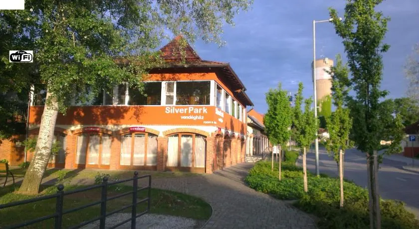 Silver Park Vendégház - Image 1