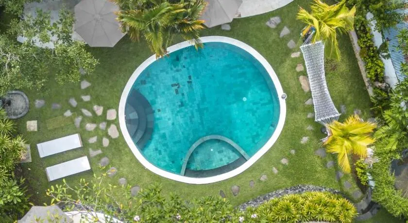 Oasis Bungalows - Image 1