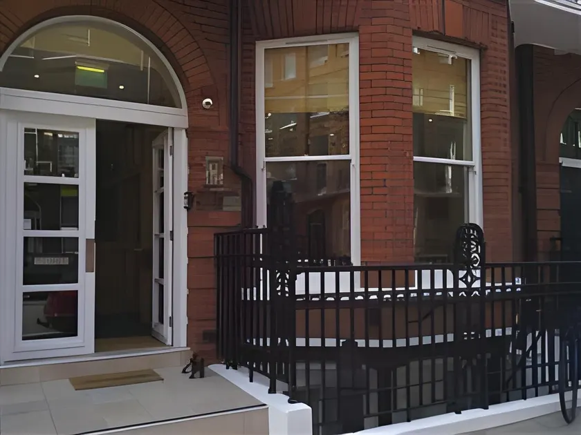 Regency Hotel Parkside - Image 1
