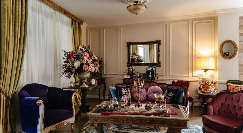 Ateneea Luxury Rooms - Image 1