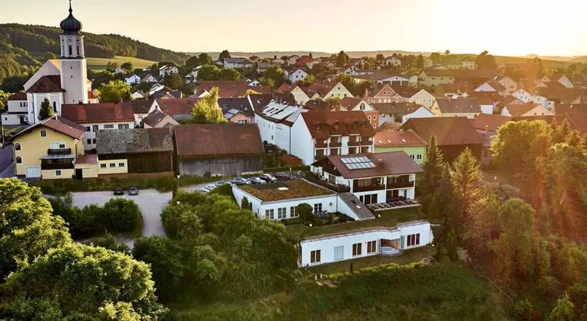 Landgasthof Hotel Pusl - Image 1