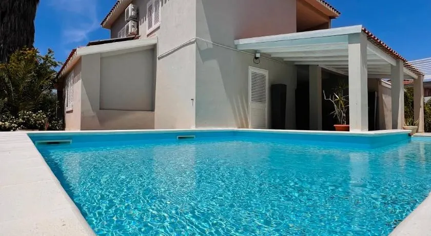 La Costa Rooms - Image 1