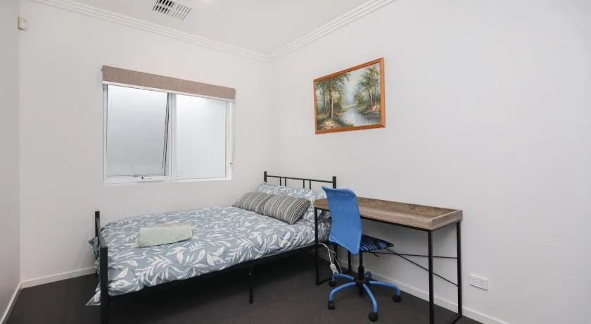 Modern Share house, private bedroom with double size bed, 7min to beach - Image 1