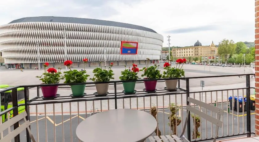 Apartamento con vistas al Estadio San Mamés - Image 1