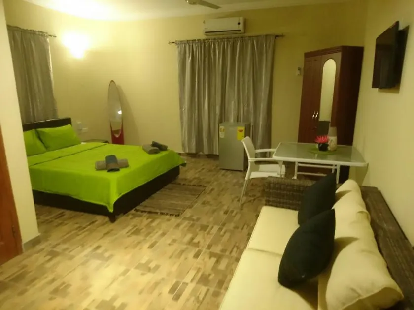 The Golden Apple Guest House - Image 1