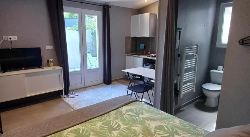 Studio meublé tout confort climatisé - Image 1