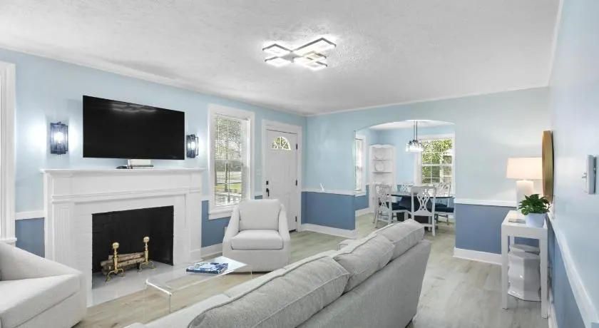 Forest Hills Manor - Image 1