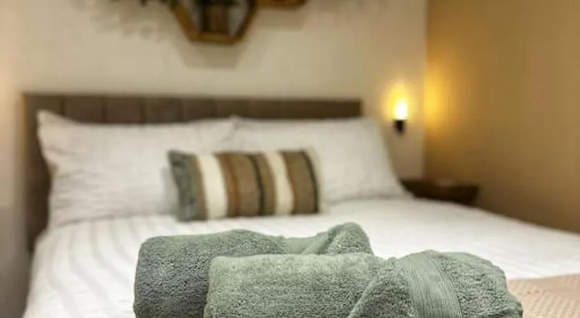 The Hive - Cosy Studio in Wells City Centre - Image 1