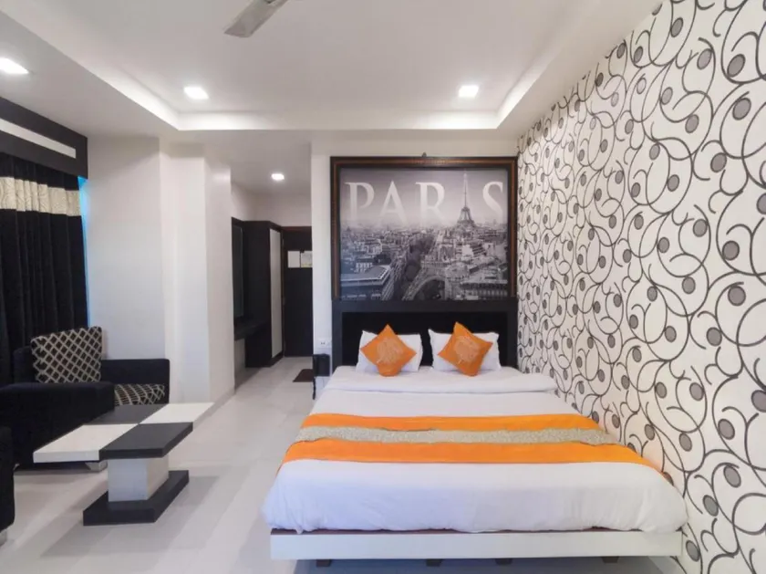 Hotel Rituraj - Image 1