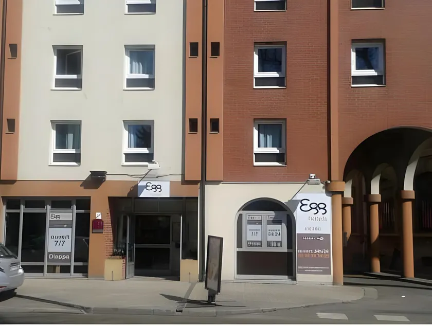Egg Hotel Dieppe - Image 1