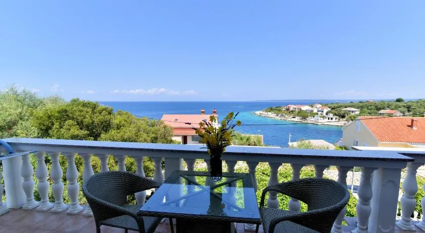 Apartmani Badurina - Maslina - Image 1