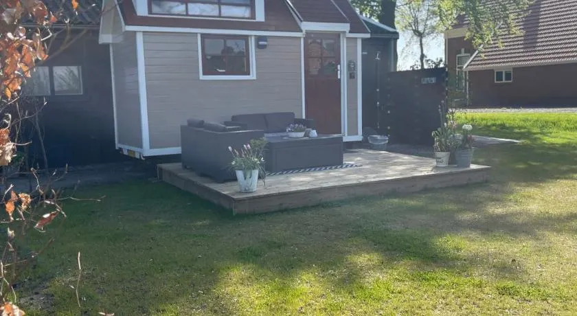 Op zoek naar een leuke overnachting Te huur Prachtig Tiny House De Hutte - Image 1