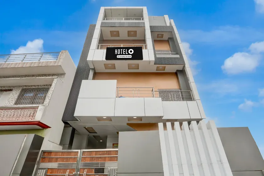 OYO Hotel O Bareilly Near Satellite Bus Stand - Image 1