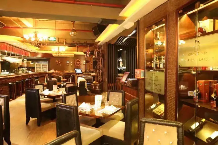 Sky Mall Hotel - Image 1