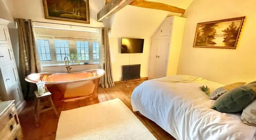 Fordview Cottage is full of Cotwolds Charm - Image 1