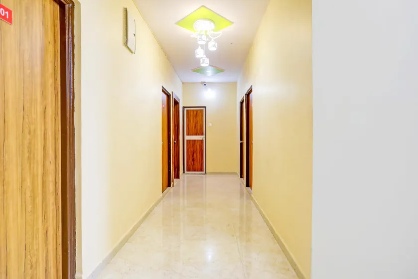 Hotel O Zoo Palace - Image 1