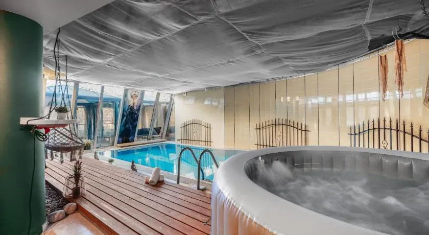 Unique apartment with private pool, cinema, SPA - Image 1