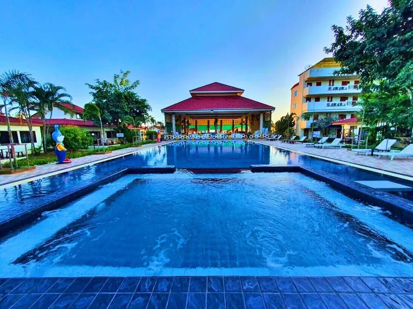 New Travel Beach Hotel & Resort - Image 1