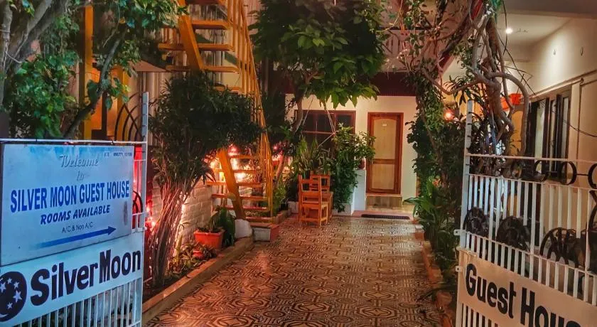 Silver Moon Guest House - Image 1
