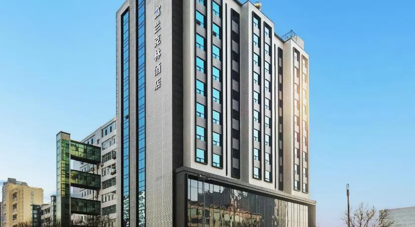 Franklyn Hotel - Image 1