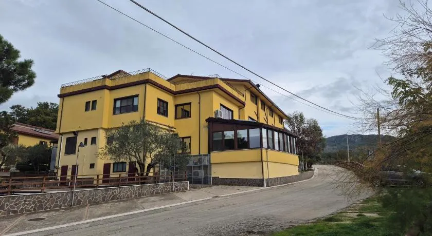 Hotel La Vecchia Quercia - Image 1