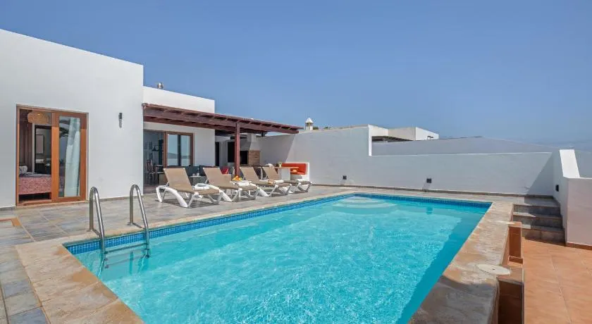 Bay View Villa - Image 1