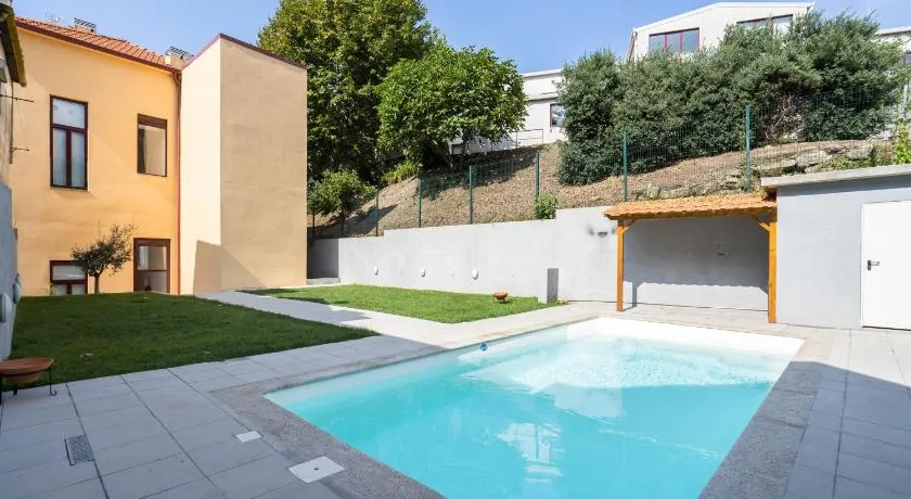 GuestReady - Entspannter Pool zum Fluss - Image 1