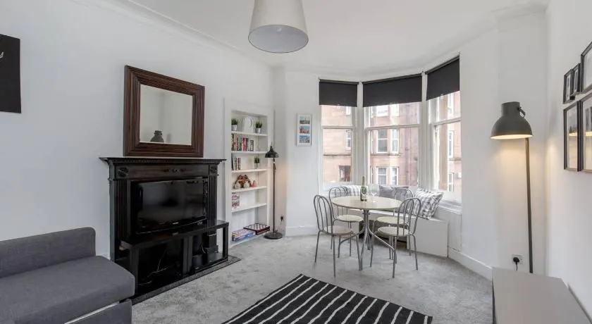 Westend Glasgow Apartment - Image 1