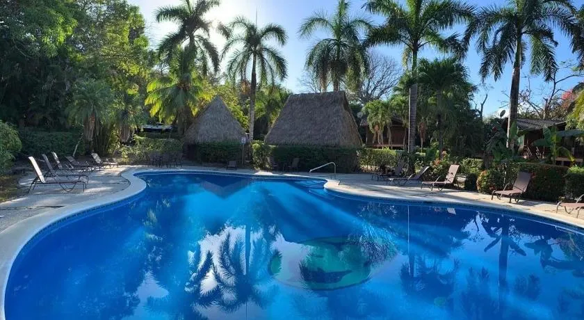 Mal Pais Surf Camp - Image 1