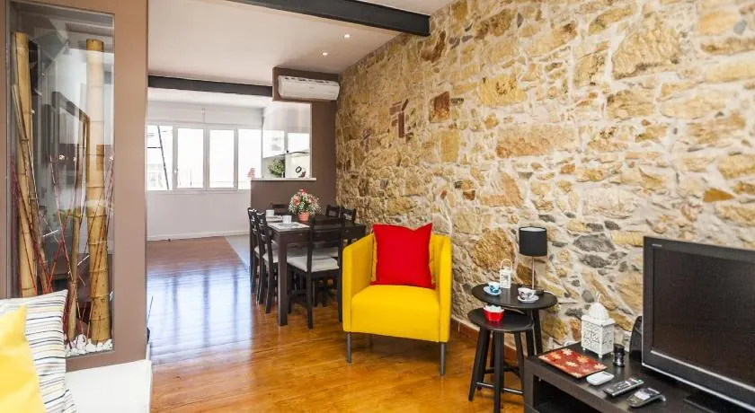 Calado Apartments - Image 1