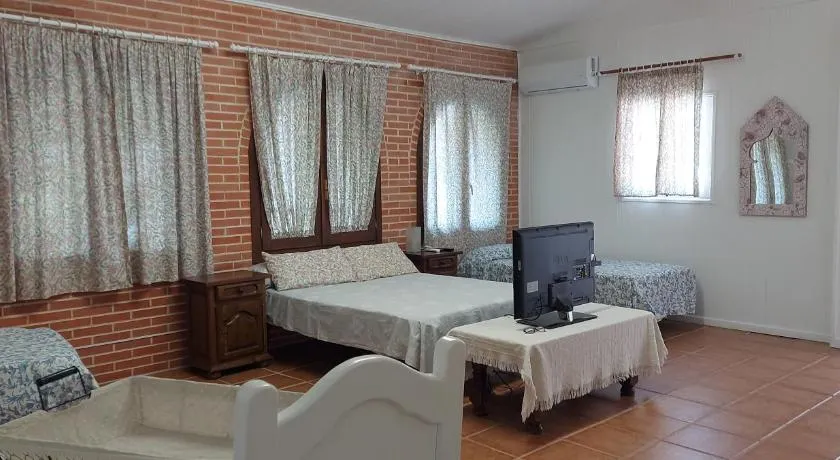 Habitación,Piscina y Jardín - Image 1