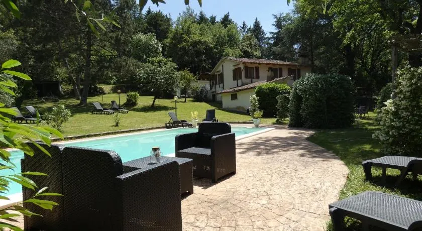 SCAPPO IN UMBRIA, La Casa nel bosco - Image 1