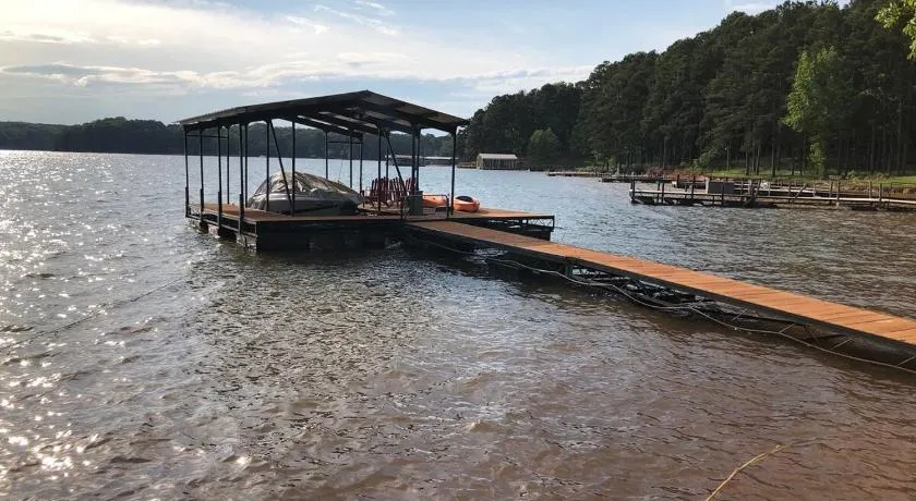 Lakehouse Sunset Beach 3BD,1BA - Image 1