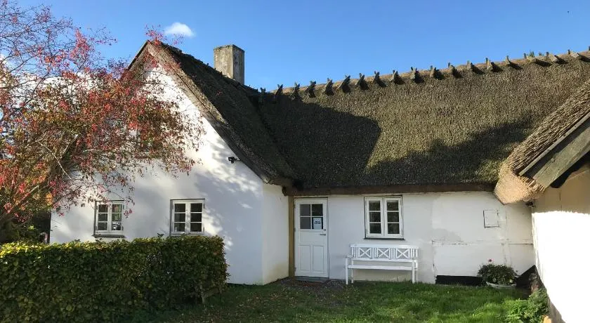 Apple Cottage - Image 1