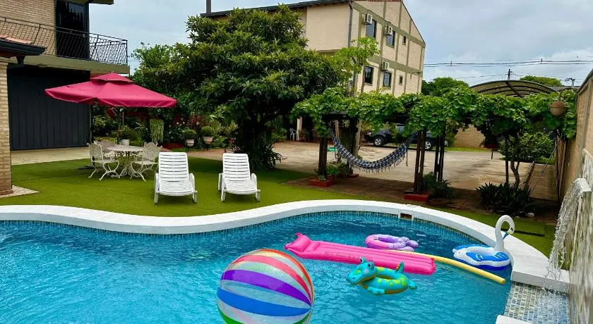 Apartamento con piscina, terraza y parking en las cercanías de Asunción - Image 1