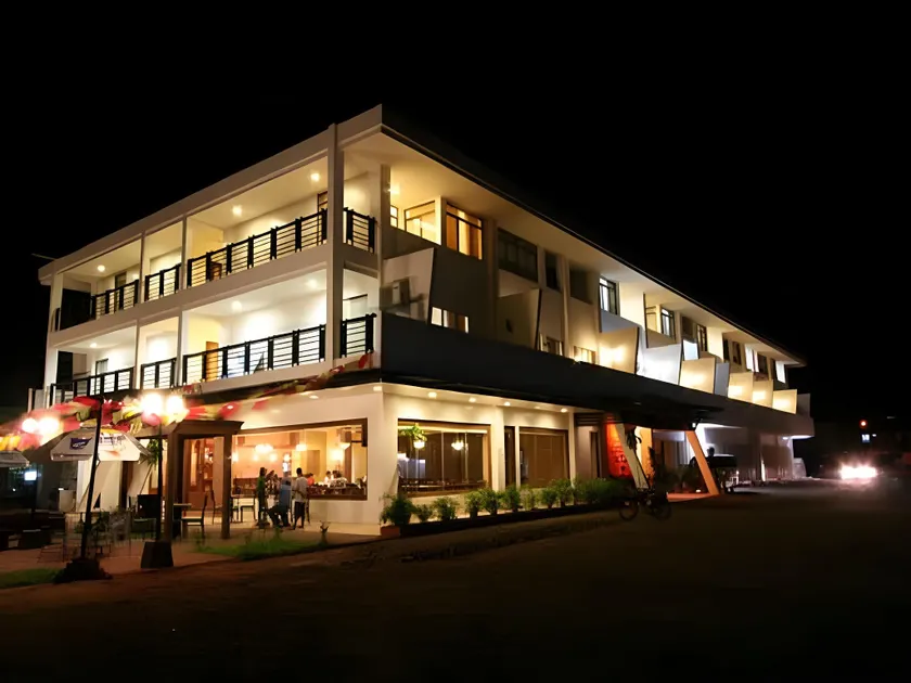 Coron Gateway Hotel & Suites - Image 1