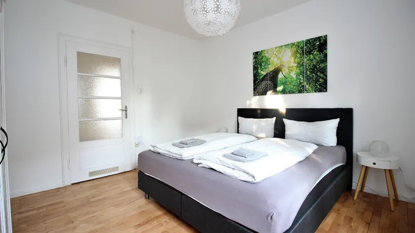 Stylish and modern furnished apartment - Image 1