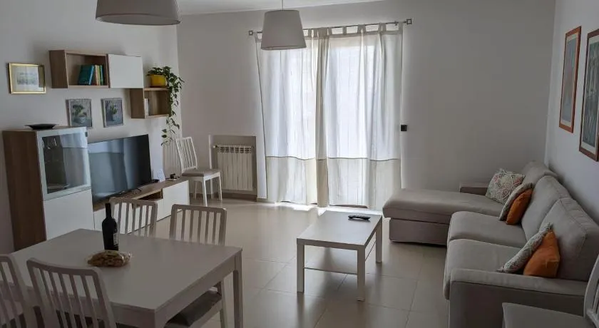 La Casa dei Due Mari - large apartment with parking - Image 1