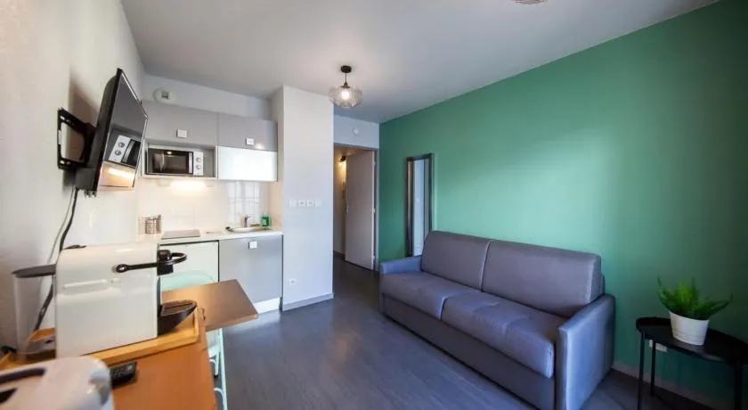 Le Petit Hector -studio cosy avec parking -Debourg - Image 1