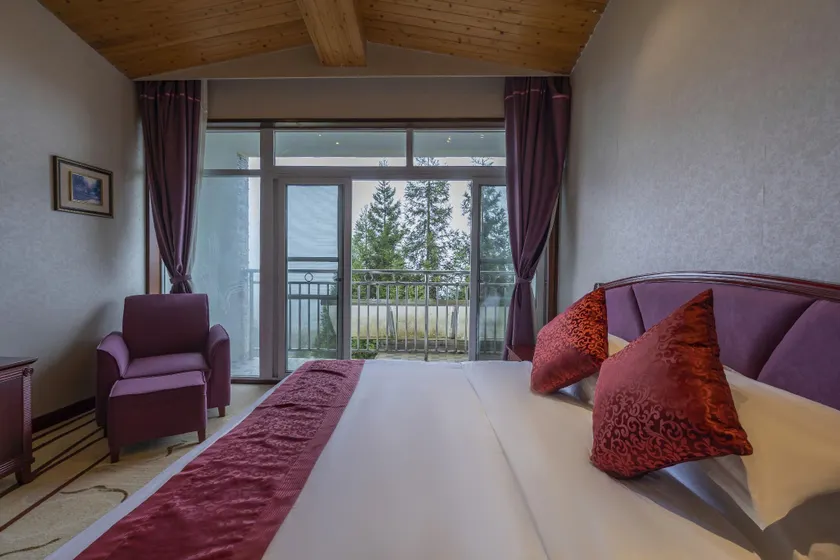 Xuefu Jiayuan Hotel - Image 1