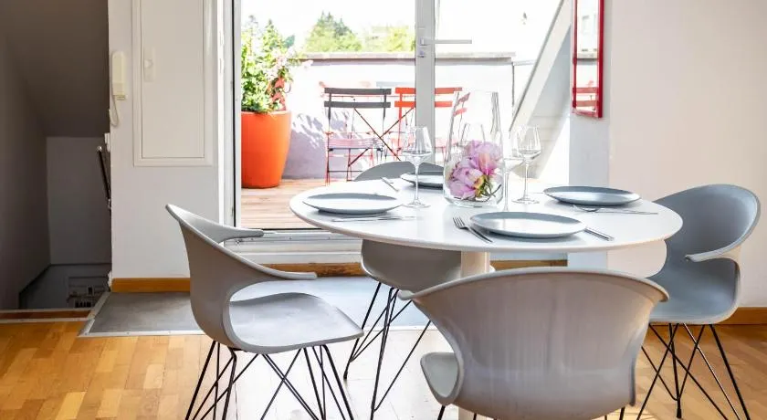Le Balcon fleuri centre Robertsau tram Jardiniers - Image 1