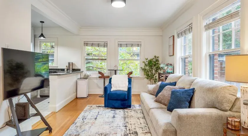 Let's Get Cozy In Seattle! - Image 1