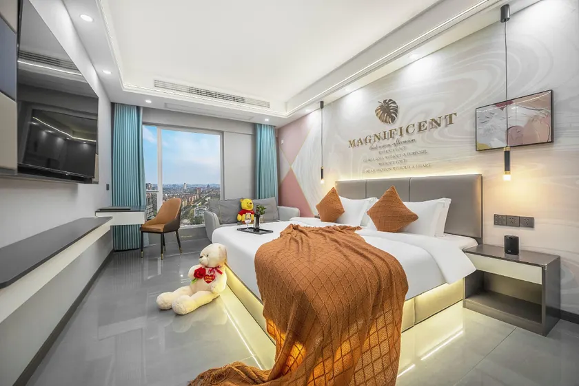 Jane Love Hotel (Wanda Plaza Branch) - Image 1