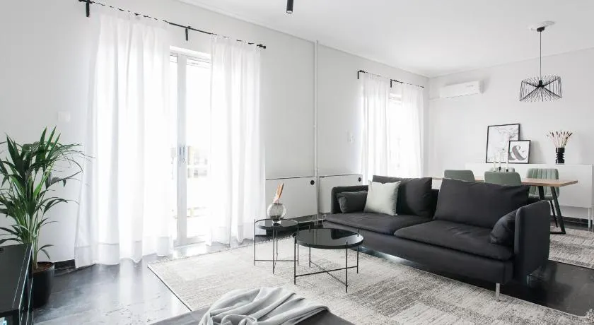 Spacious & Airy 1BR Apartment near HELEXPO Marousi by UPSTREET - Image 1