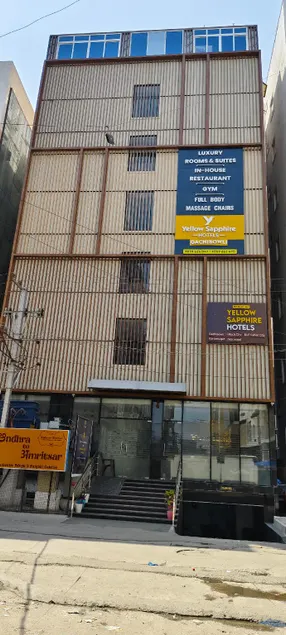 Yellow Sapphire Hotel Gachibowli - Image 1