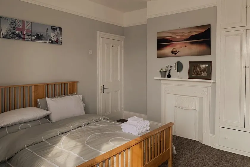 Cosy 2 bed flat in Baffins! - Image 1