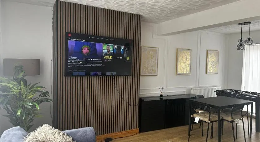 Hartlepool-3 bd House-Sleeps5-Free Parking,Netflix - Image 1