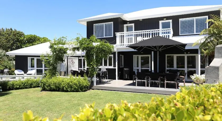 Hahei Bed and Breakfast - Image 1