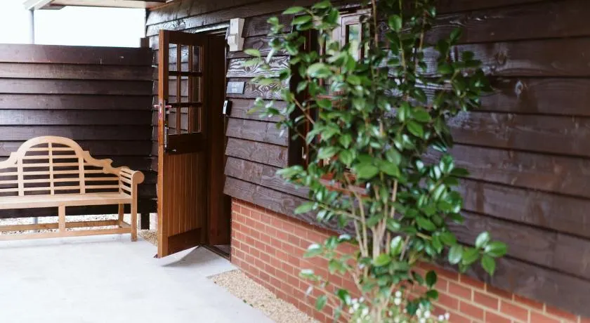 The Apple Rooms - Houghton Lodge - Image 1