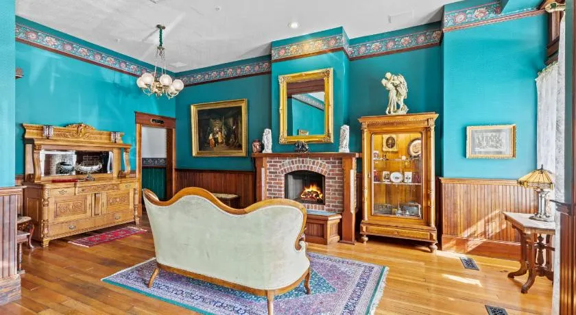 The Peerless Hotel - Image 1